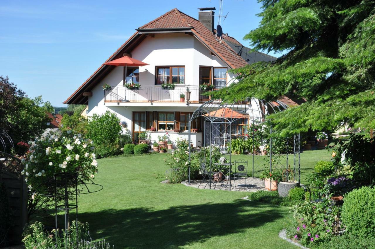 Ferienwohnung Im Rosengarten Ebenweiler Exterior foto